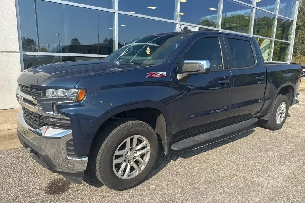 2021 Chevrolet Silverado 1500 LT photo 1