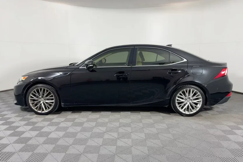 2016 Lexus IS 200t photo 1