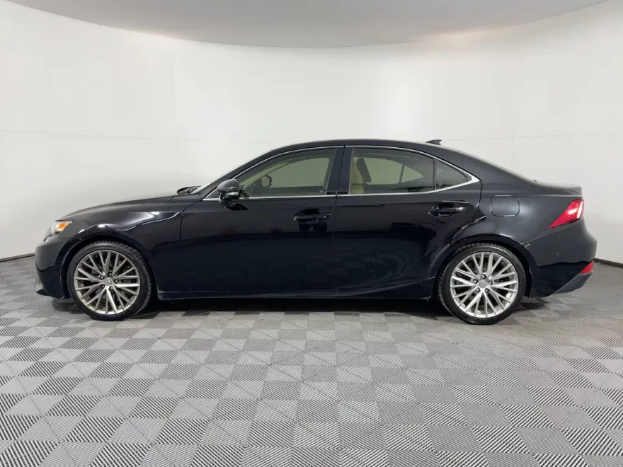 2016 Lexus IS 200t photo 1