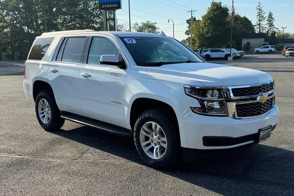 2017 Chevrolet Tahoe LS photo 1