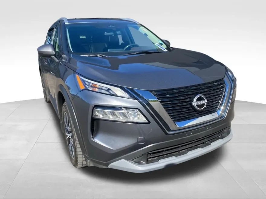 2022 Nissan Rogue SV photo 1