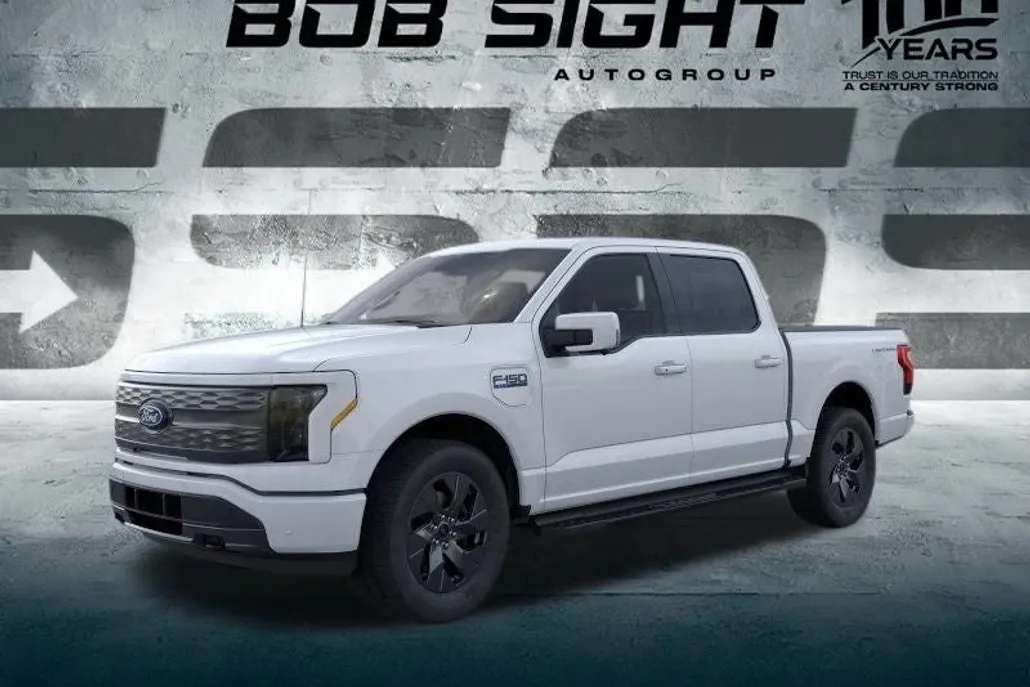 2025 Ford F-150 Lightning Lariat photo 1