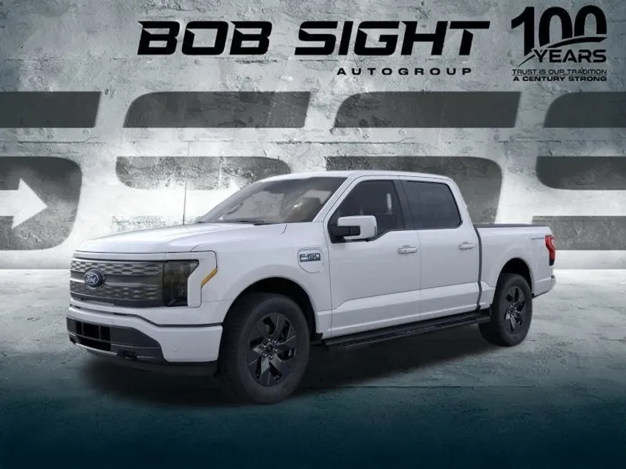 2025 Ford F-150 Lightning Lariat photo 1