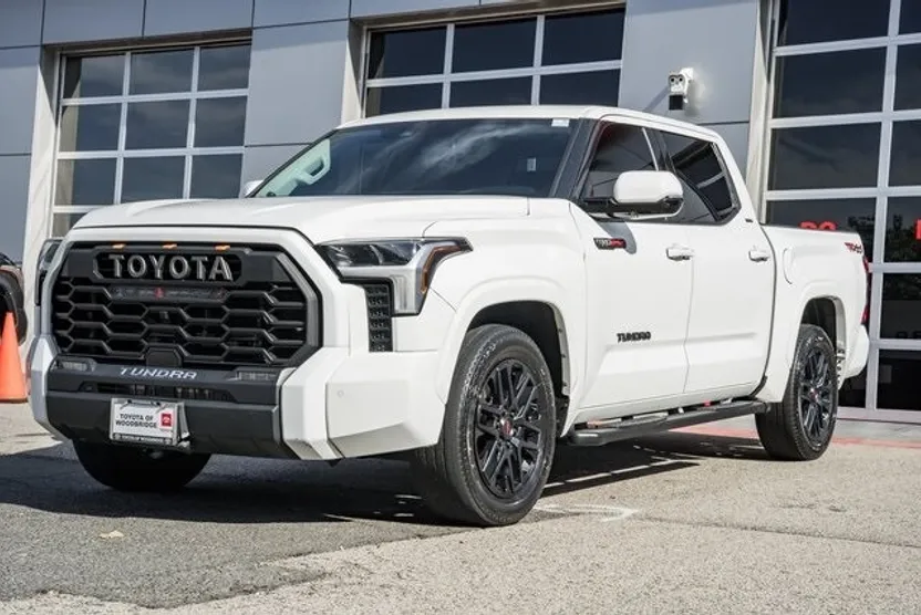 2022 Toyota Tundra SR5 photo 1