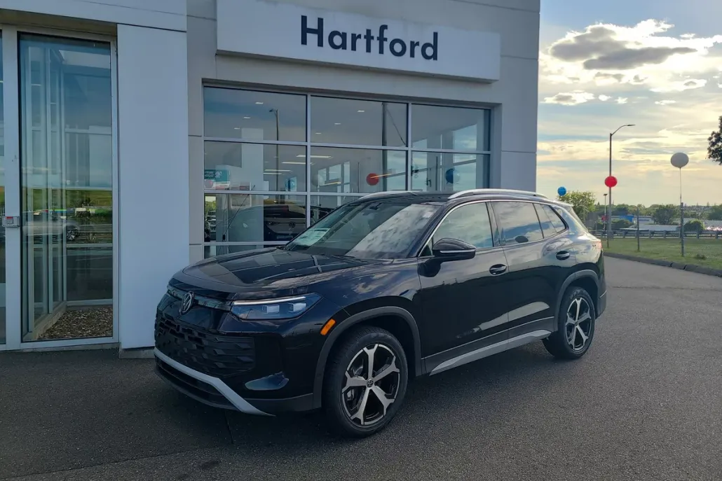 2025 Volkswagen Tiguan SE photo 1
