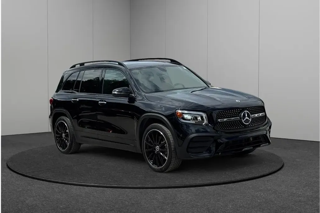 2023 Mercedes Benz GLB 250 photo 1