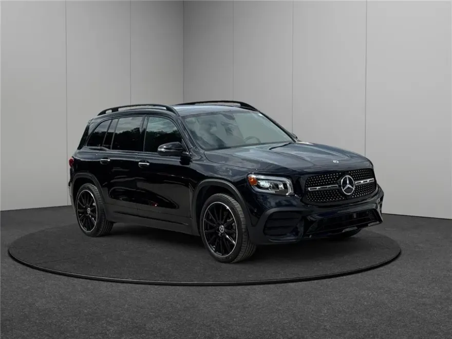 2023 Mercedes Benz GLB 250 photo 1