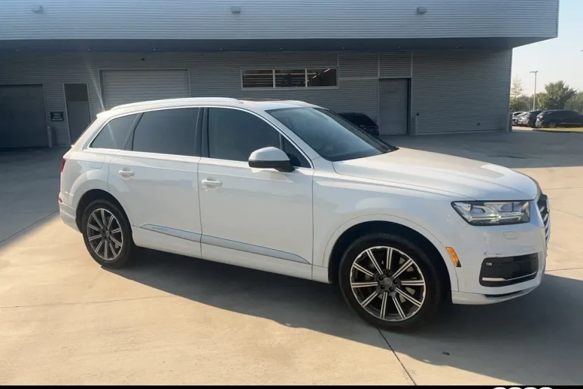 2019 Audi Q7 45 Premium Plus photo 1