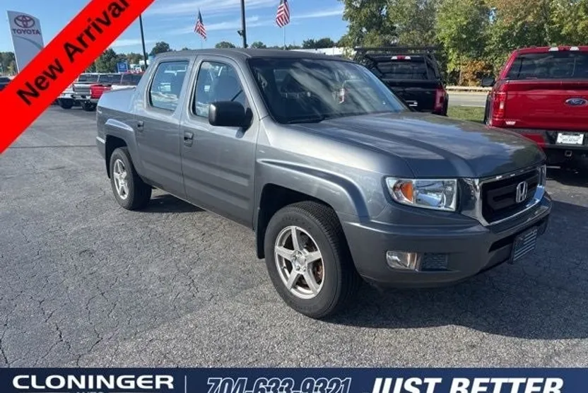 2011 Honda Ridgeline RT photo 1