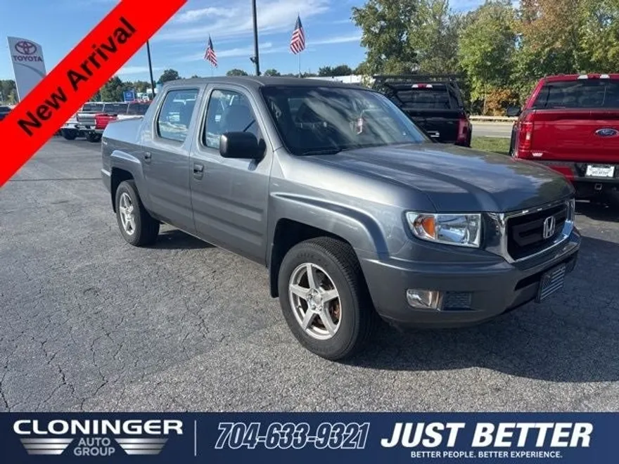 2011 Honda Ridgeline RT photo 1