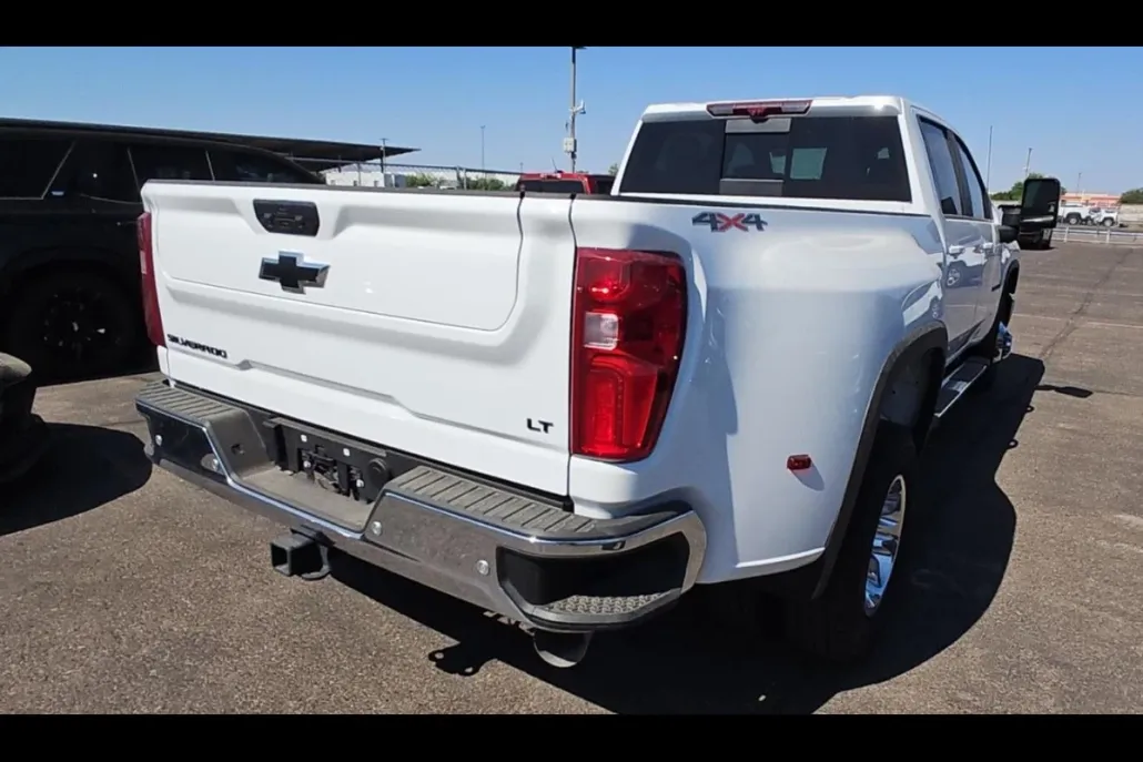 2025 Chevrolet Silverado 3500HD LT photo 1