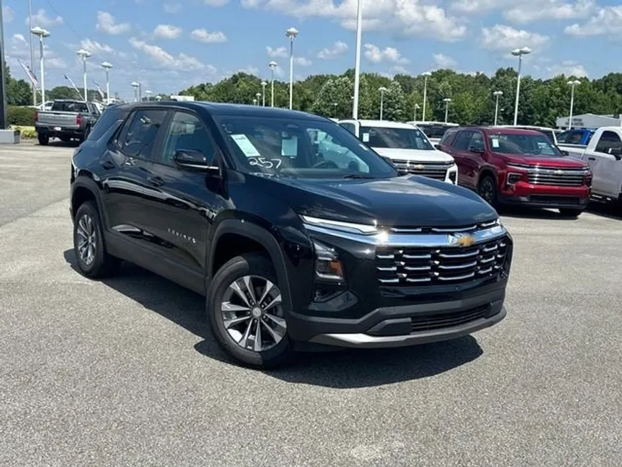 2026 Chevrolet Equinox LT photo 1