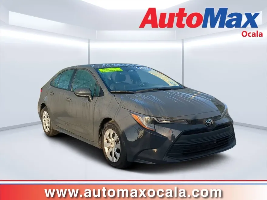 2024 Toyota Corolla LE photo 1