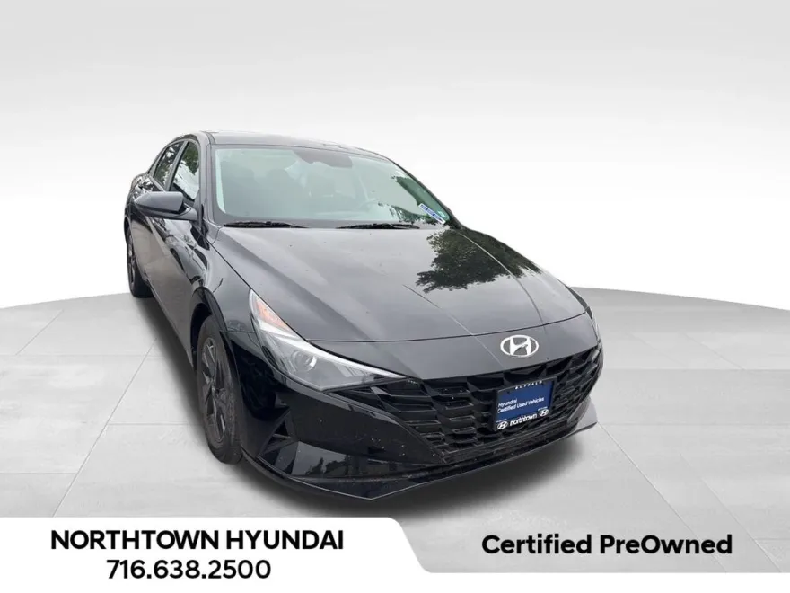 2023 Hyundai Elantra SEL photo 1