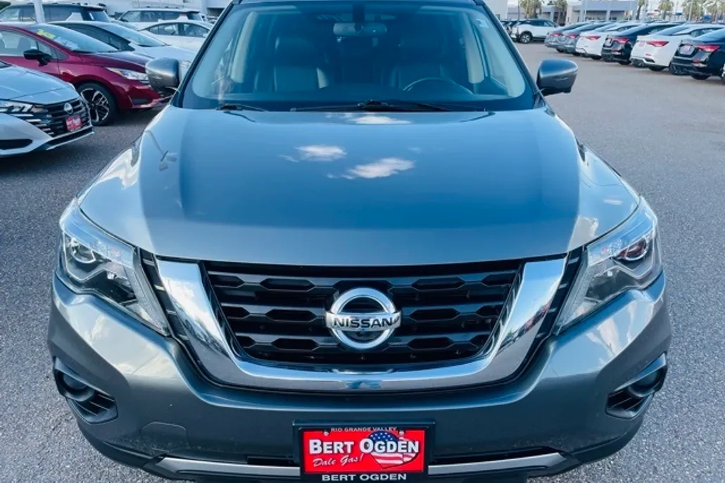 2020 Nissan Pathfinder SL photo 1