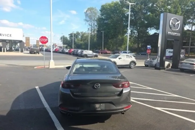 2022 Mazda Mazda3 Sedan Preferred photo 1