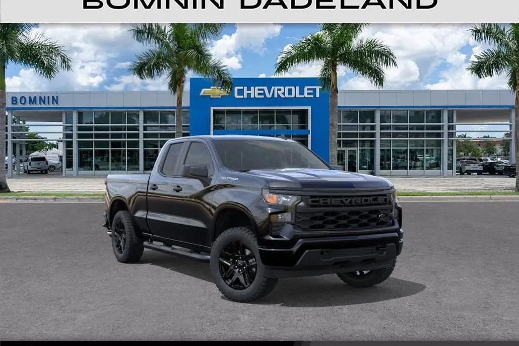 2025 Chevrolet Silverado 1500 Custom photo 1