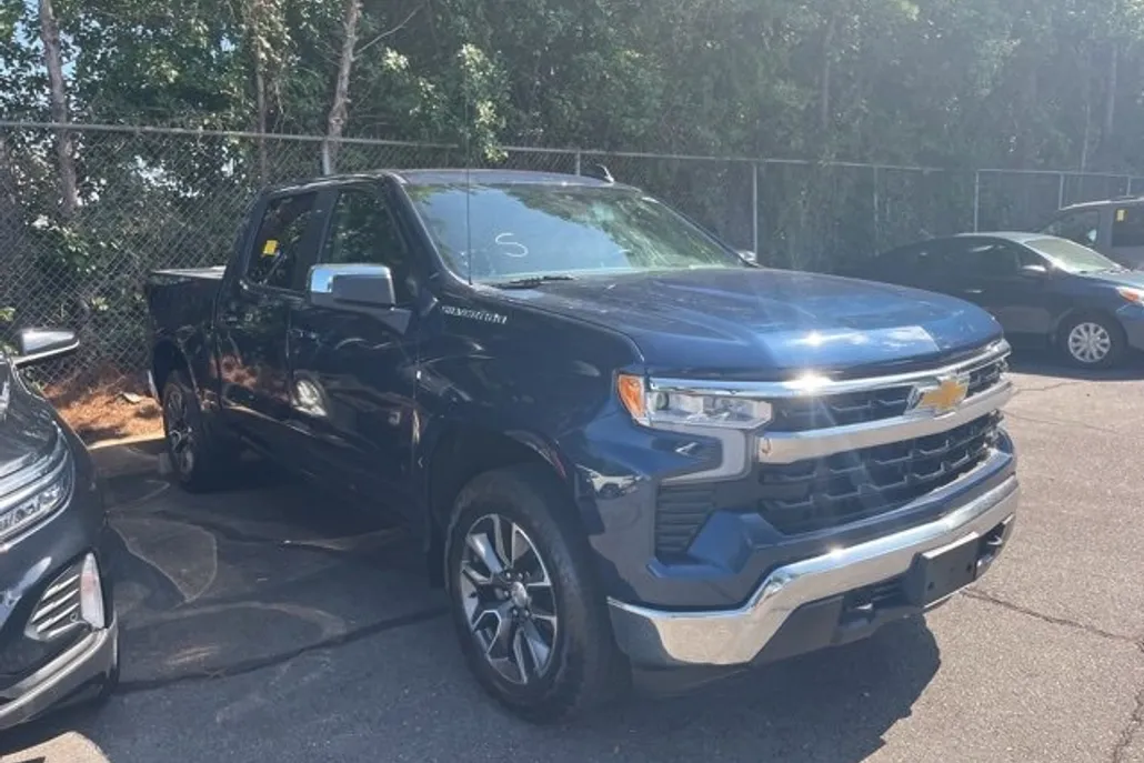 2023 Chevrolet Silverado 1500 LT photo 1