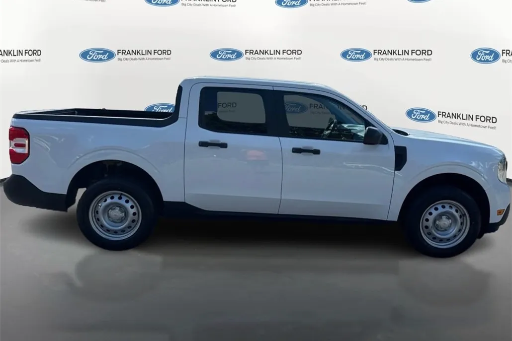 2022 Ford Maverick XL photo 1