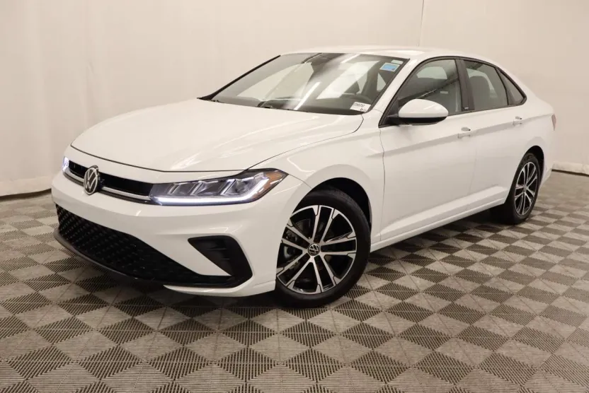 2026 Volkswagen Jetta Sport photo 1