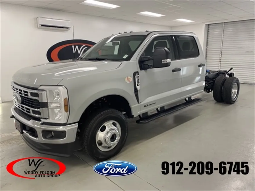 2025 Ford F-350 photo 1