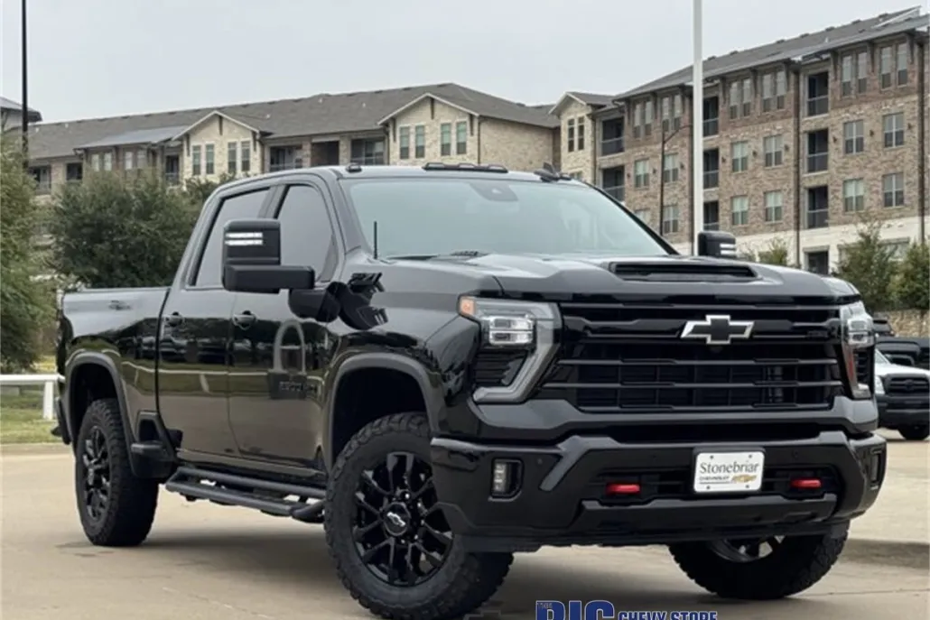 2025 Chevrolet Silverado 2500HD LT photo 1