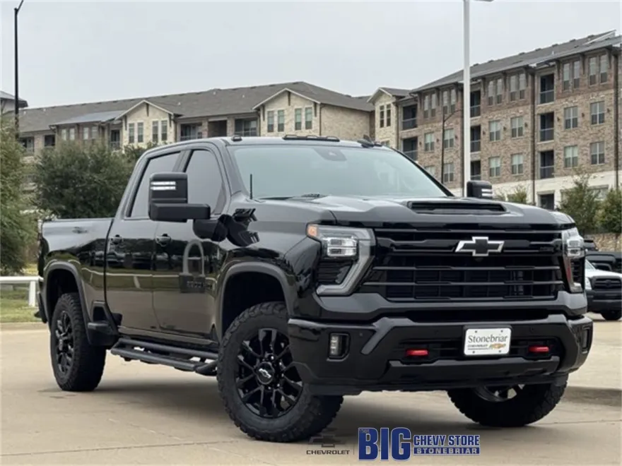 2025 Chevrolet Silverado 2500HD LT photo 1