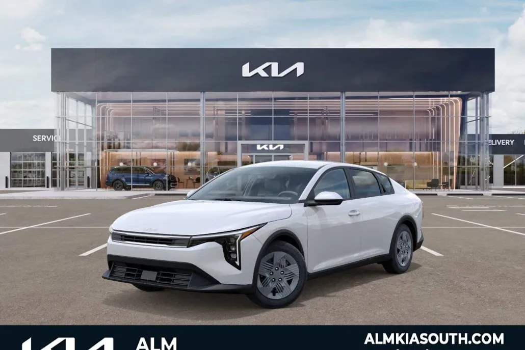 2025 Kia K4 LX photo 1