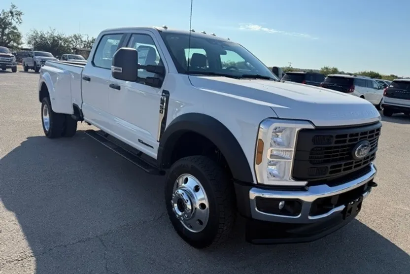 2026 Ford F-450 photo 1