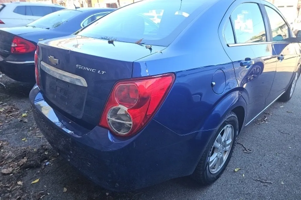 2013 Chevrolet Sonic LT photo 1