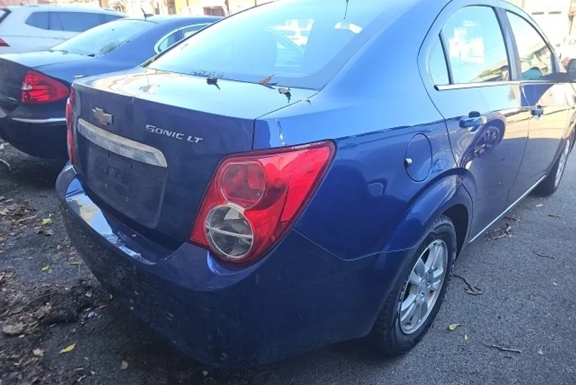 2013 Chevrolet Sonic LT photo 1