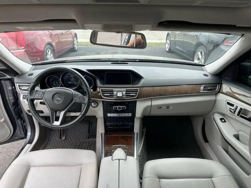 2015 Mercedes Benz E 350 photo 1
