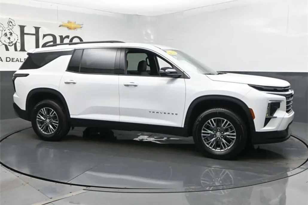 2025 Chevrolet Traverse photo 1
