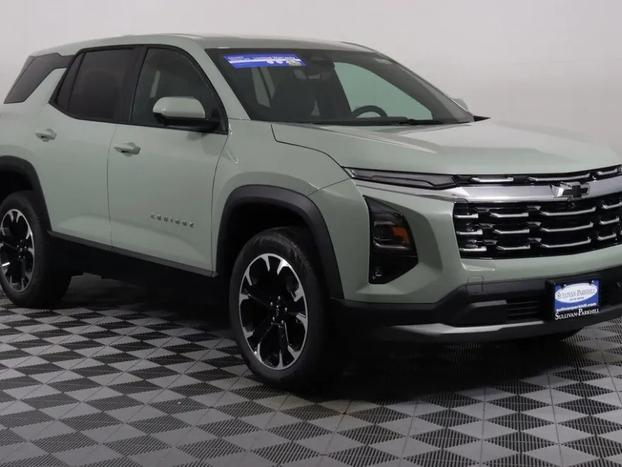 2026 Chevrolet Equinox LT photo 1