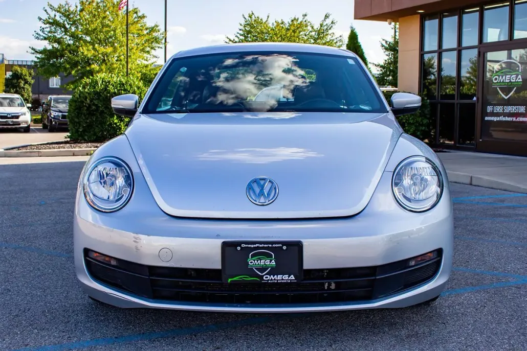 2012 Volkswagen Beetle 2.5L photo 1
