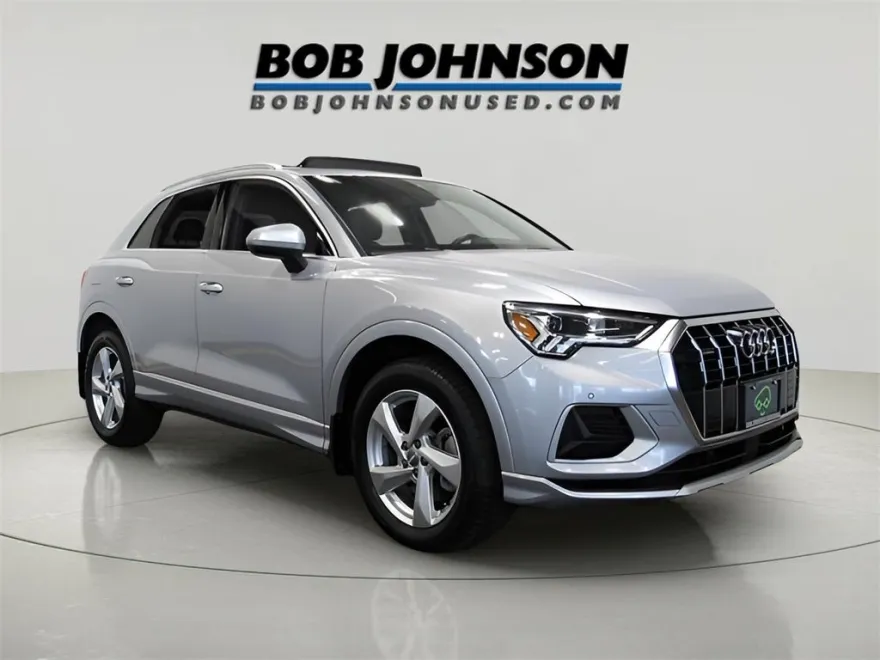 2020 Audi Q3 Premium Plus 45 TFSI photo 1