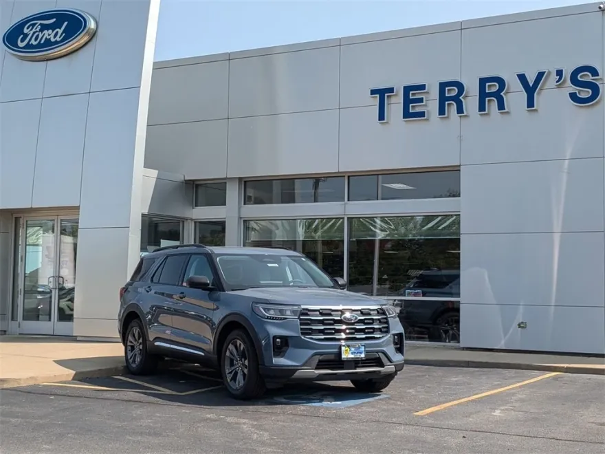 2025 Ford Explorer photo 1