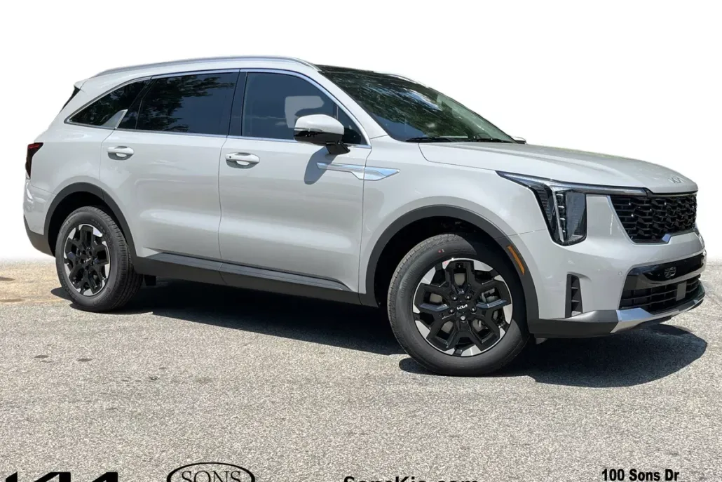 2025 Kia Sorento S photo 1