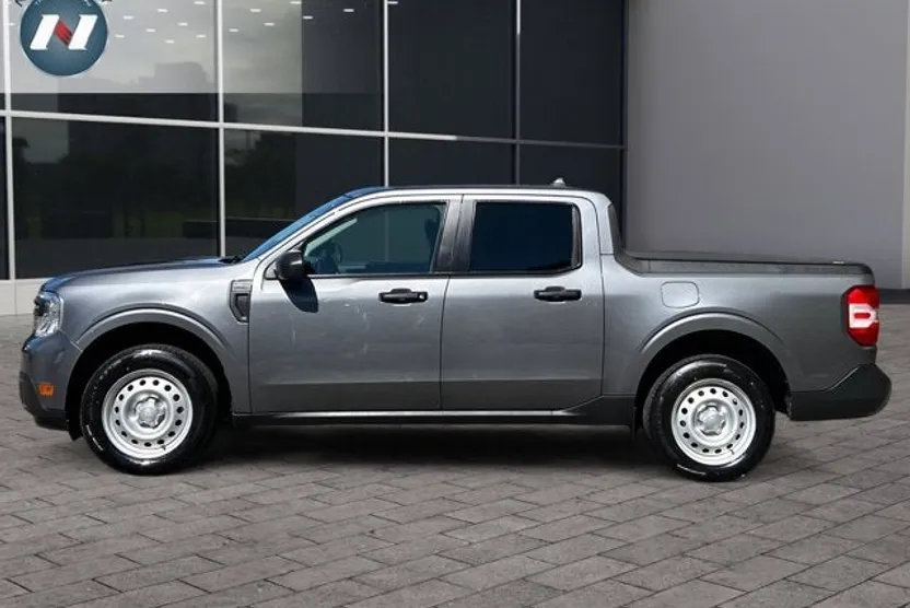 2022 Ford Maverick XL photo 1