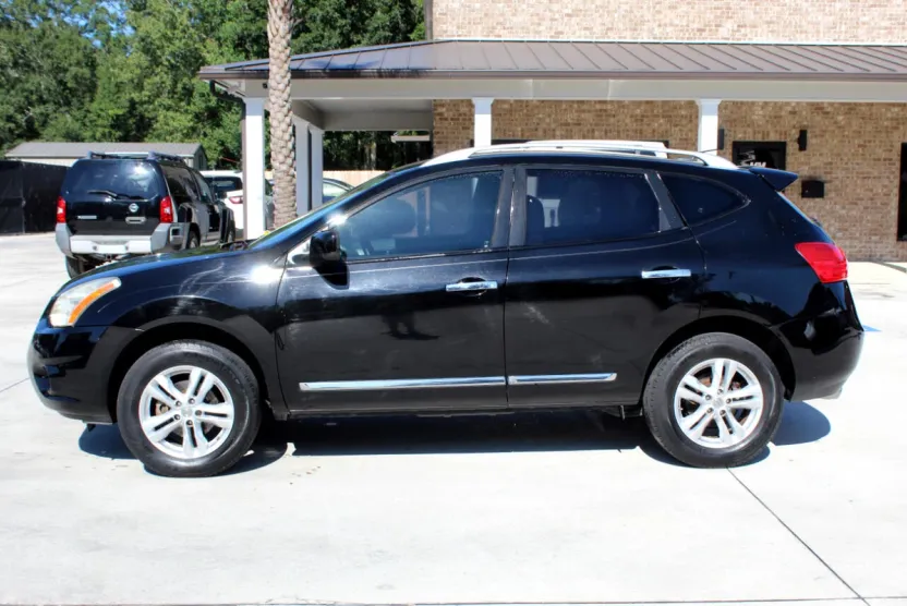 2012 Nissan Rogue SV photo 1