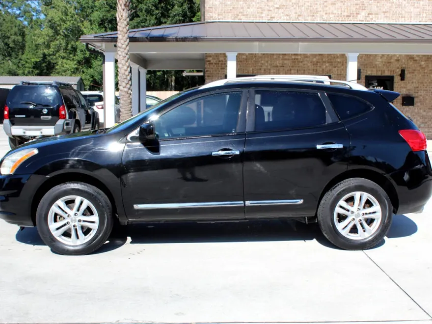 2012 Nissan Rogue SV photo 1