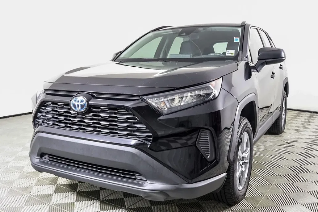 2022 Toyota RAV4 Hybrid LE photo 1