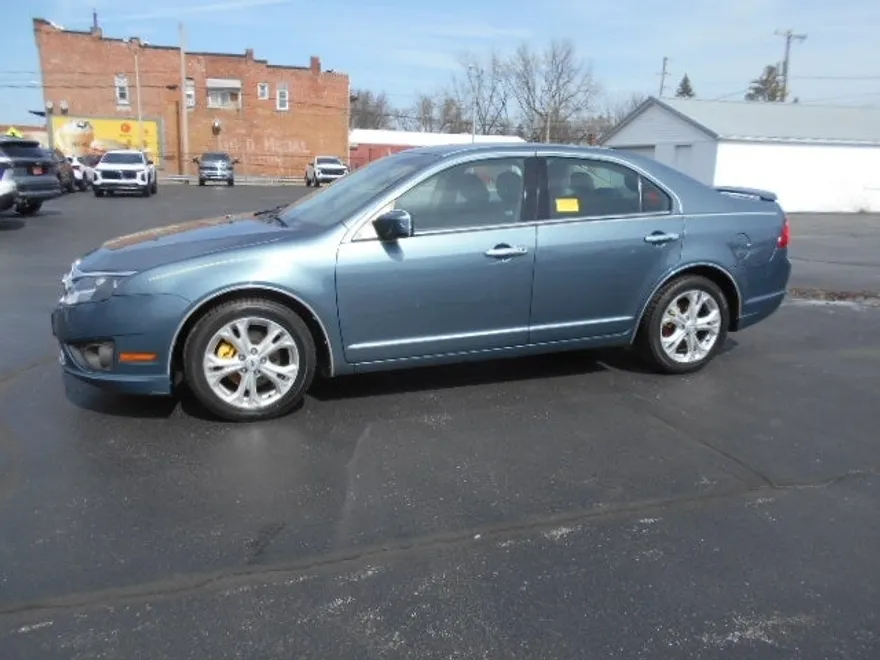 2012 Ford Fusion SE photo 1