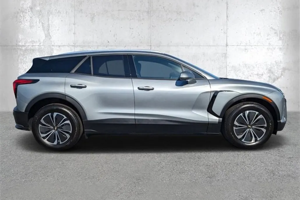 2025 Chevrolet Blazer EV photo 1