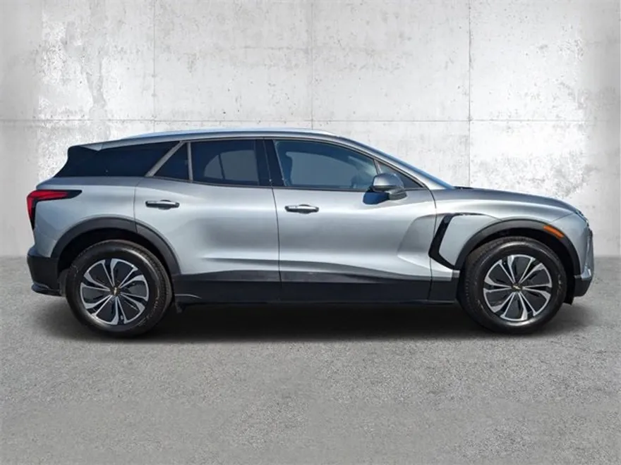 2025 Chevrolet Blazer EV photo 1