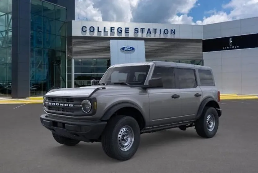 2025 Ford Bronco Base photo 1