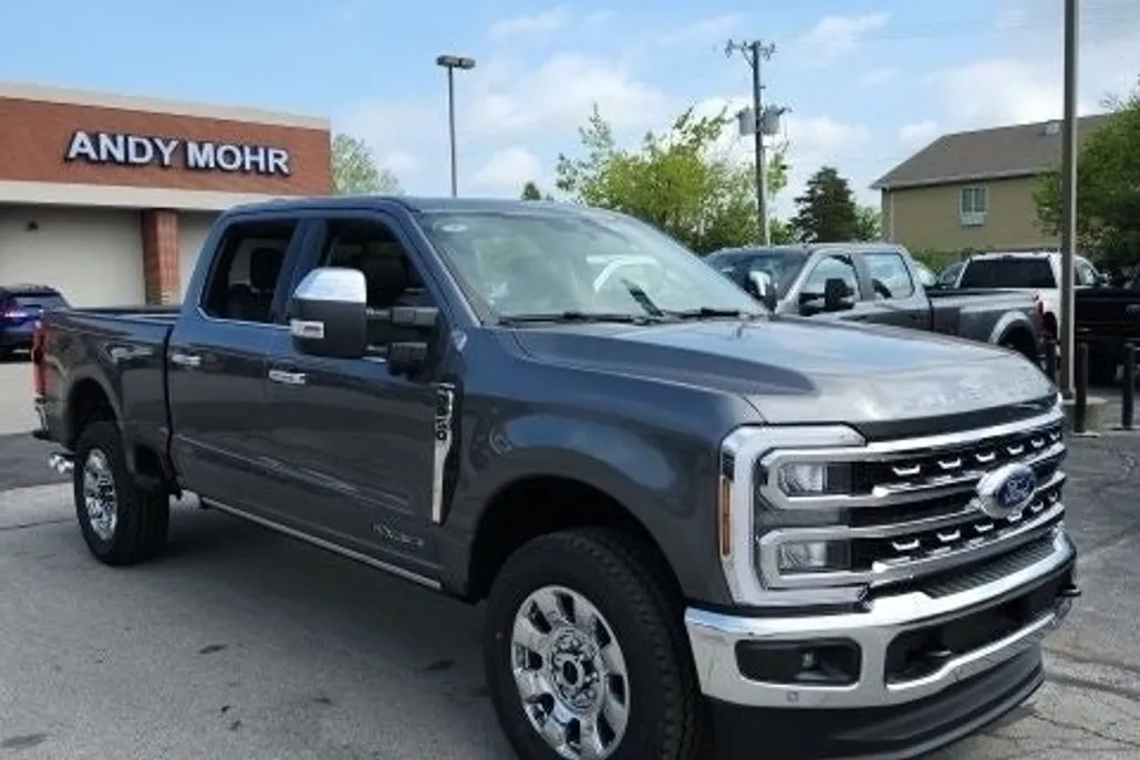 2025 Ford F-250 Lariat photo 1