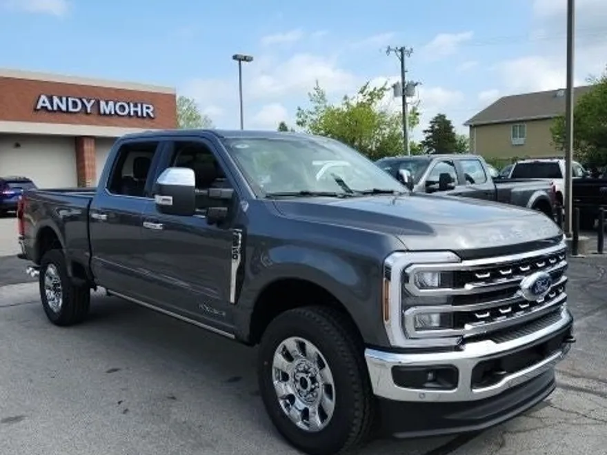 2025 Ford F-250 Lariat photo 1