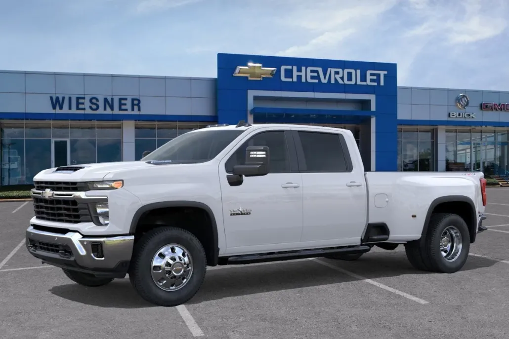 2026 Chevrolet Silverado 3500HD LT photo 1