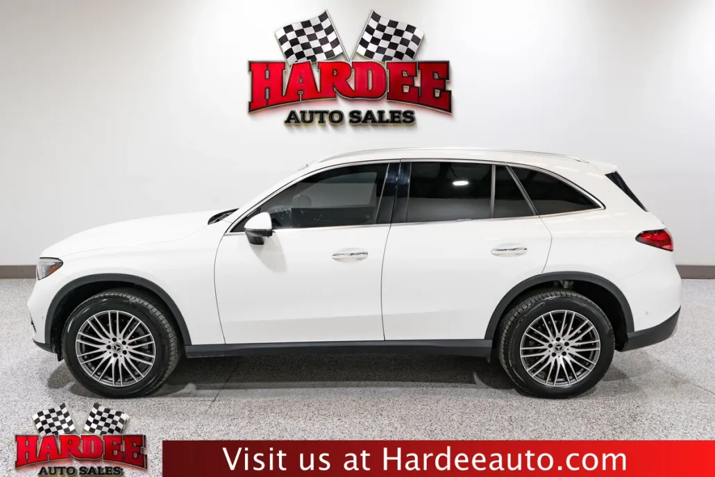 2023 Mercedes Benz GLC 300 4MATIC photo 1